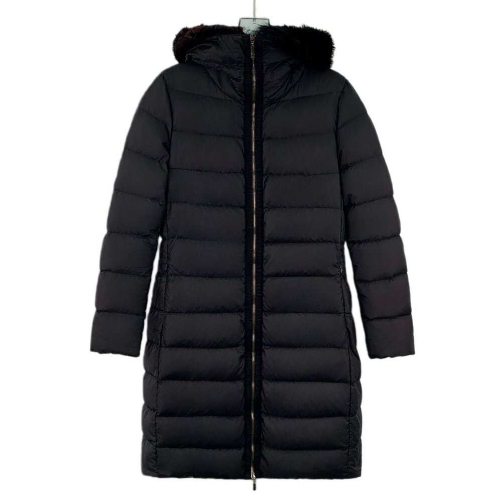 Moncler Fabrefur Series Black Hooded Fur-Trimmed Long-Sleeve Down Jacket